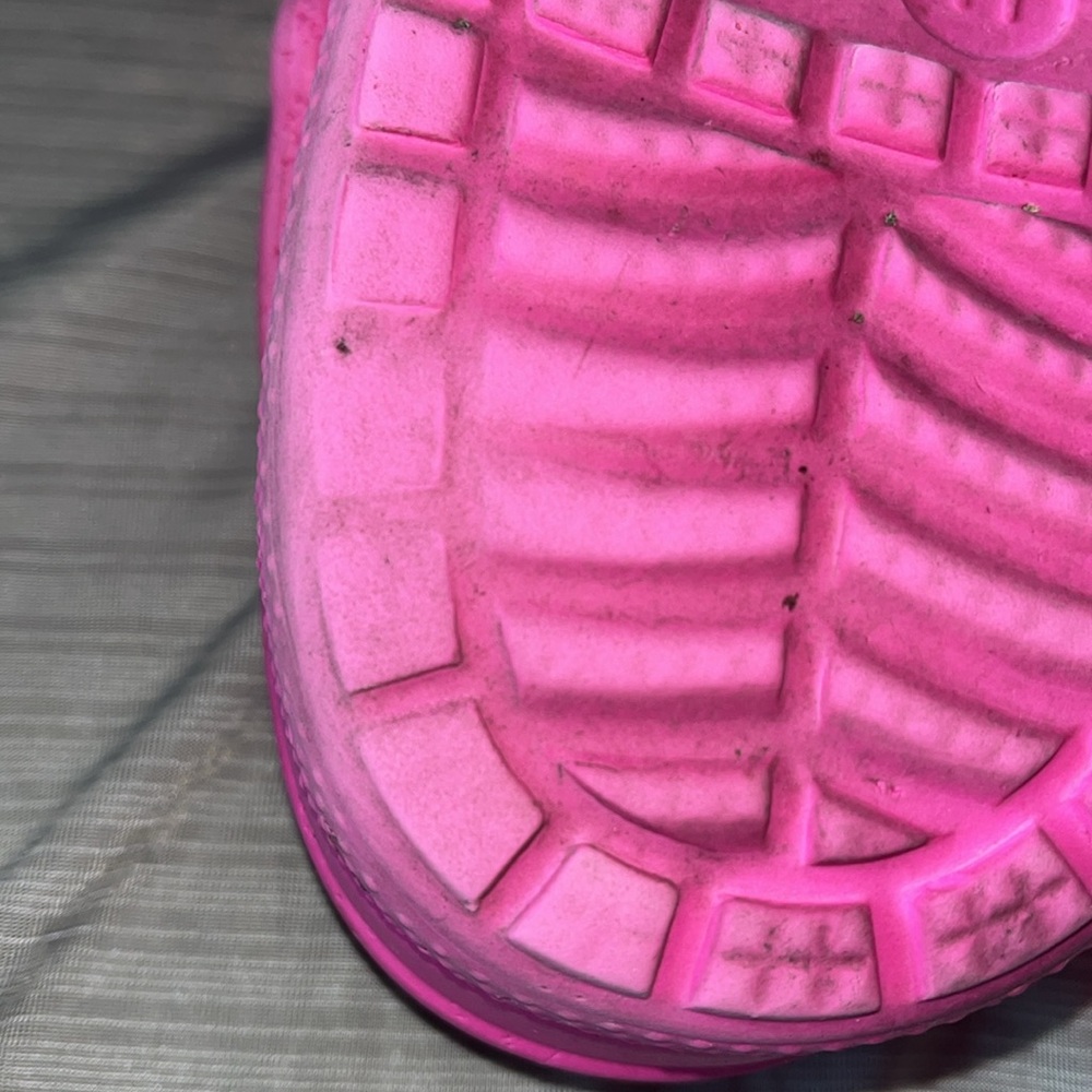 Crocs Unisex Pink Crush Classic Clogs size Men 9 Women’s 11 - Picture 5 of 10